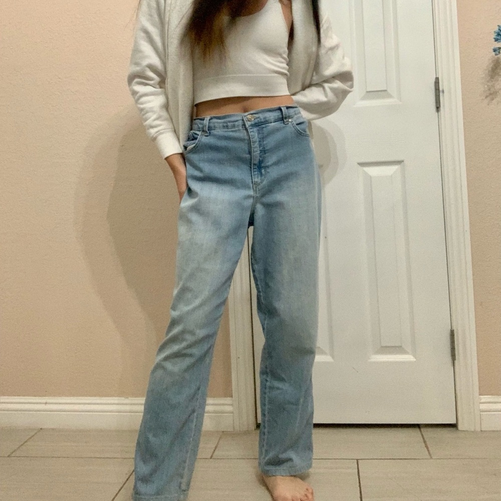 Baggie Blue Jeans